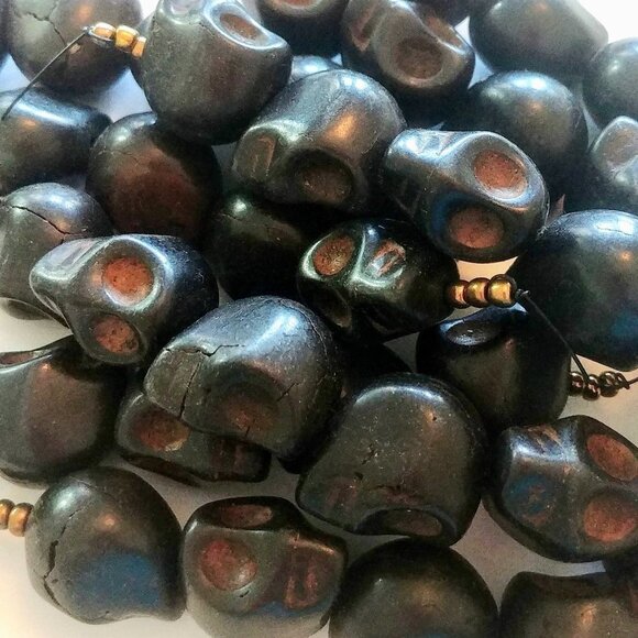 As Low As $2 Large Black Howlite Skull Beads 18mm X 15mm X 14mm (5) - Picture 2 of 2
